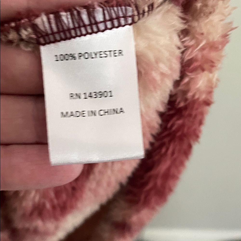 Coco + Carmen Plush Teddy Plaid Jacket in Burgundy and Cream - Picture 4 of 8